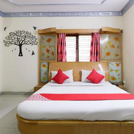 Oyo 71675 New Aishwarya Comforts Hotel Bangalore Exterior photo