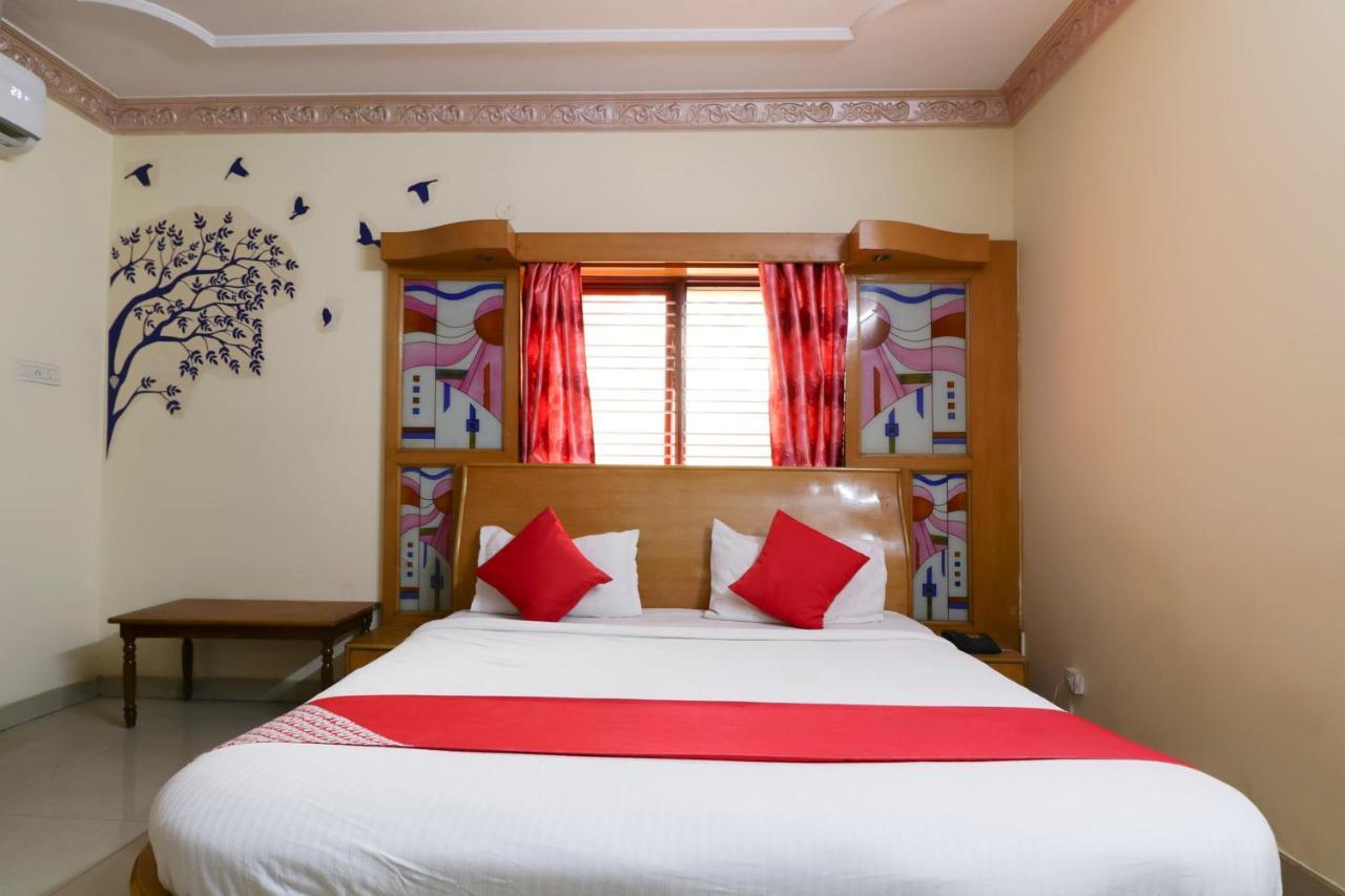 Oyo 71675 New Aishwarya Comforts Hotel Bangalore Exterior photo